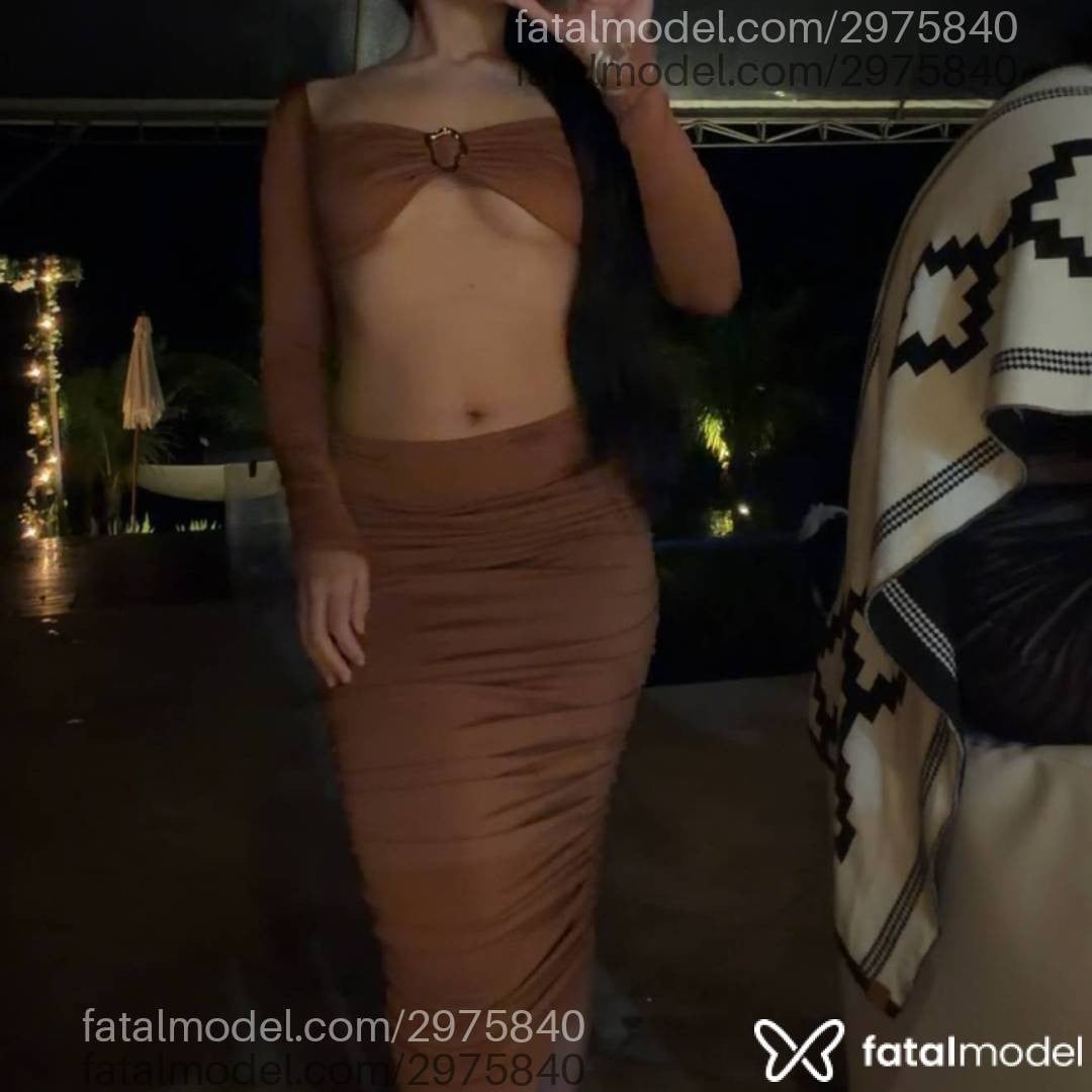 Acompanhante mulher morena (o) de olhos castanhos - Rebeca