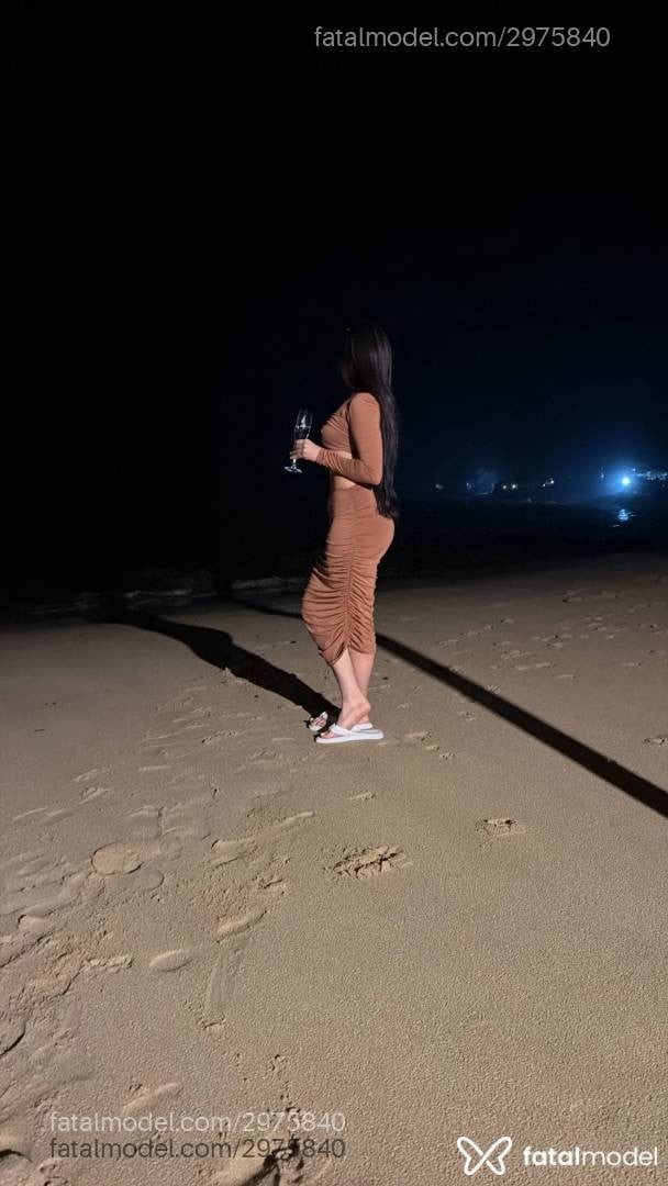 Acompanhante mulher morena (o) de olhos castanhos - Rebeca