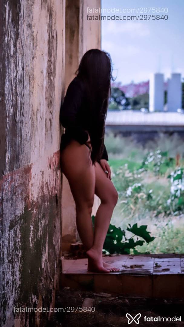 Acompanhante mulher morena (o) de olhos castanhos - Rebeca