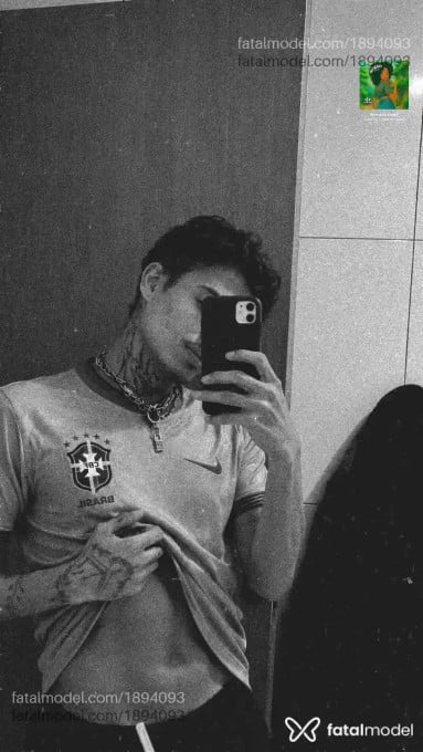 Acompanhante homem morena (o) de olhos castanhos em Bauru - Aügüstö