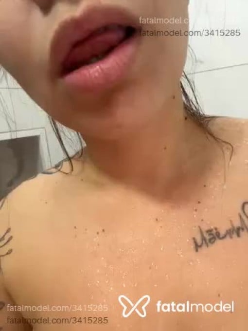 Acompanhante mulher com cabelo castanho de olhos castanhos em Pinhalzinho - Bruna