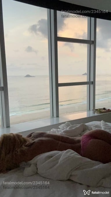 Acompanhante mulher trans loira (o) de olhos pretos em Rio de Janeiro Acompanhante mulher trans loira (o) de olhos pretos em Rio de Janeiro - Moon rays