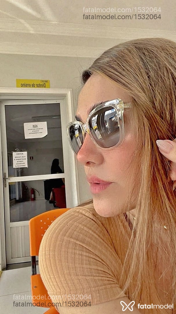 Acompanhante mulher loira (o) de olhos castanhos em Belém - Vittória Ferri