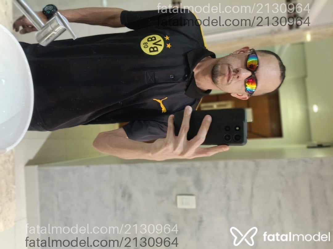 Acompanhante homem com cabelo castanho de olhos castanhos - Vinícius