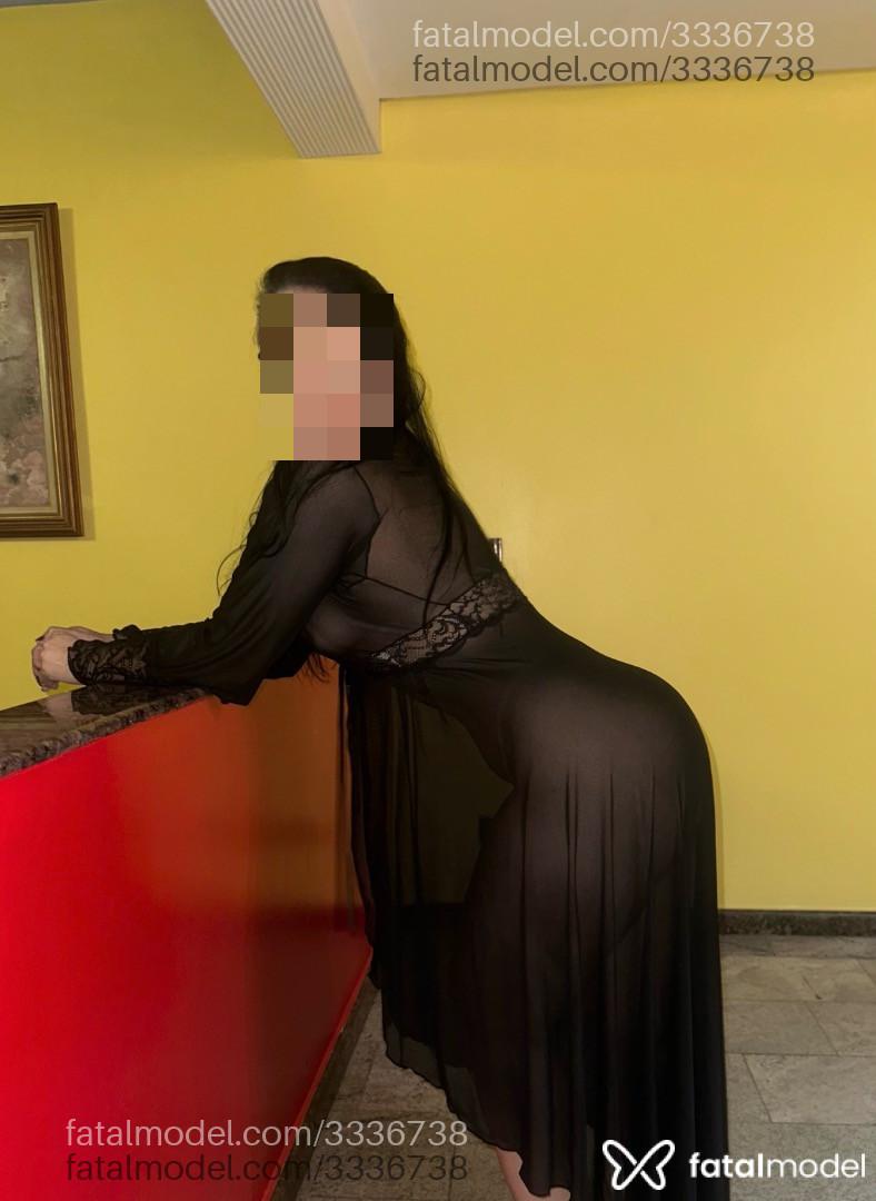 Acompanhante mulher com cabelo castanho de olhos castanhos em Goiânia - Ísis Belmonte