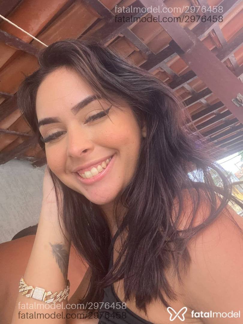 Acompanhante mulher morena (o) de olhos castanhos - Bella
