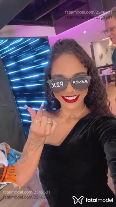 Acompanhante mulher com cabelo castanho de olhos pretos em Belo Horizonte - Débora Carvalho