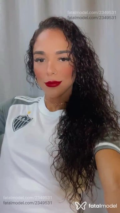 Acompanhante mulher com cabelo castanho de olhos pretos em Belo Horizonte - Débora Carvalho