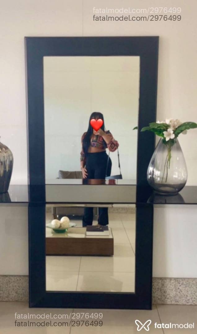 Acompanhante mulher morena (o) de olhos pretos - Maria Flor