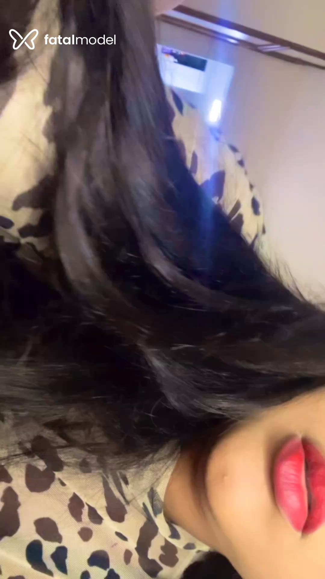 Acompanhante mulher morena (o) de olhos pretos - Maria Flor