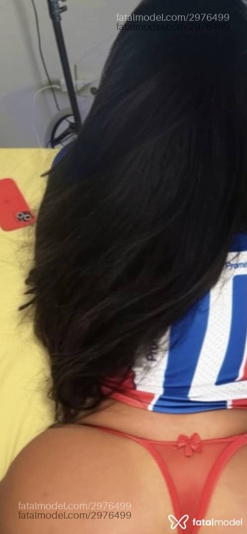 Acompanhante mulher morena (o) de olhos pretos - Maria Flor