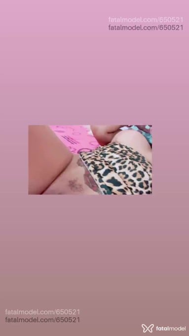 Acompanhante mulher com cabelo castanho de olhos castanhos - Mirella Acompanhante mulher com cabelo castanho de olhos castanhos - Mirella