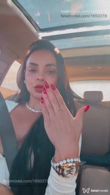 Acompanhante mulher com cabelo castanho de olhos mel em Limeira Acompanhante mulher com cabelo castanho de olhos mel em Limeira - Aurora Bianca