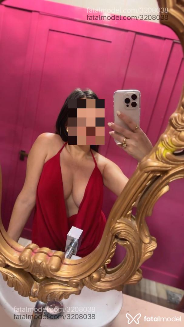 Acompanhante mulher com cabelo castanho de olhos verdes - Gabriela