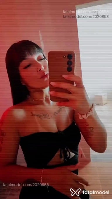 Acompanhante mulher morena (o) de olhos pretos - Sarah Savóia Acompanhante mulher morena (o) de olhos pretos - Sarah Savóia