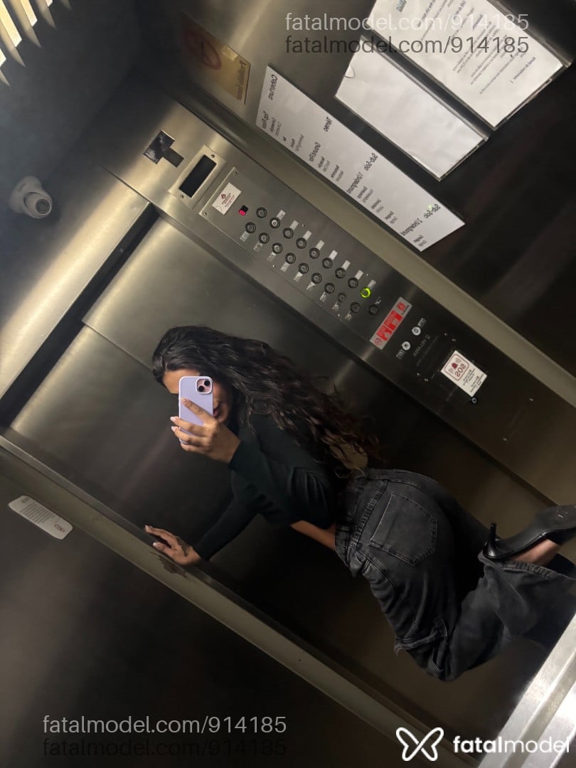 Acompanhante mulher trans com cabelo castanho de olhos castanhos em Piracicaba Acompanhante mulher trans com cabelo castanho de olhos castanhos em Piracicaba - Pietra Silva