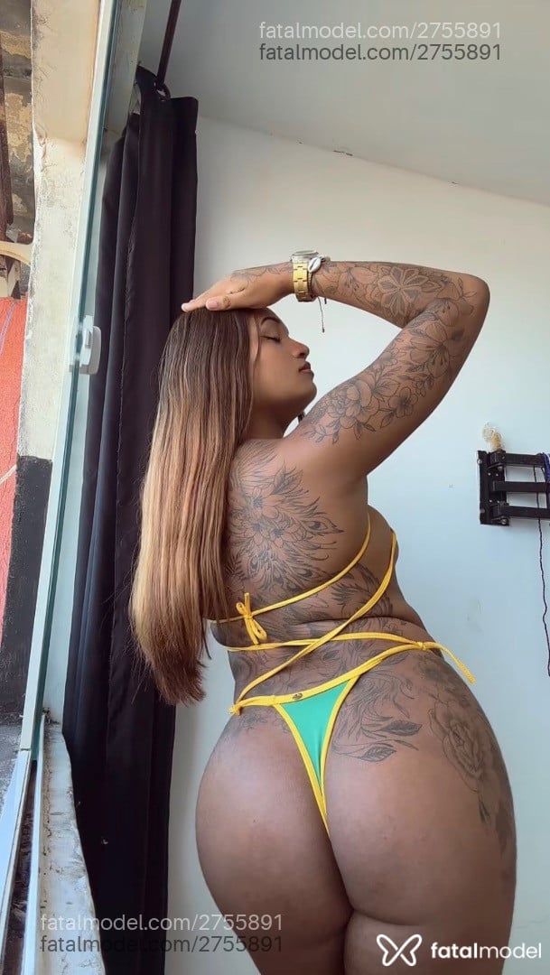 Acompanhante mulher trans morena (o) de olhos castanhos - Alicia Mell Acompanhante mulher trans morena (o) de olhos castanhos - Alicia Mell