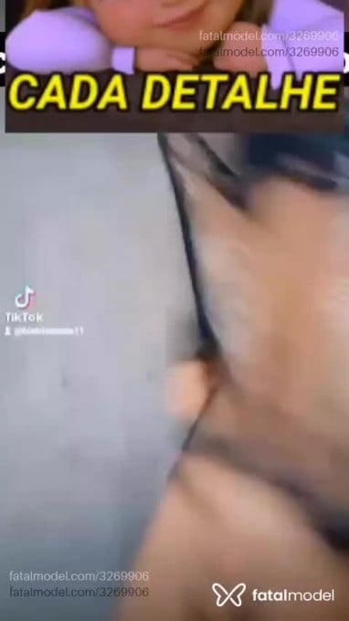 Acompanhante mulher com cabelo colorido de olhos castanhos em Itaguaí - Amostradinha