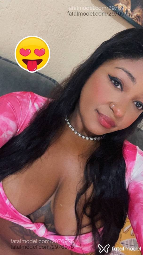 Acompanhante mulher morena (o) de olhos castanhos - Agatha Santini