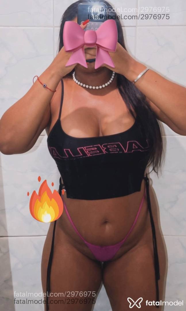 Acompanhante mulher morena (o) de olhos castanhos - Agatha Santini