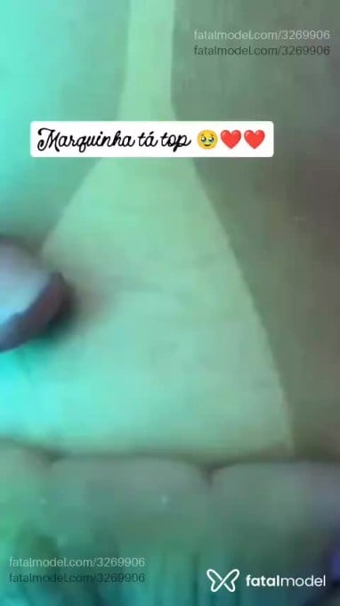 Acompanhante mulher com cabelo colorido de olhos castanhos em Itaguaí - Amostradinha
