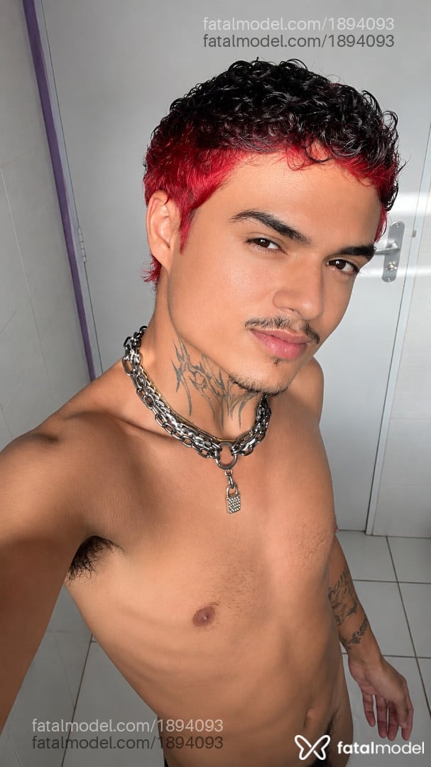 Acompanhante homem morena (o) de olhos castanhos em Bauru - Aügüstö