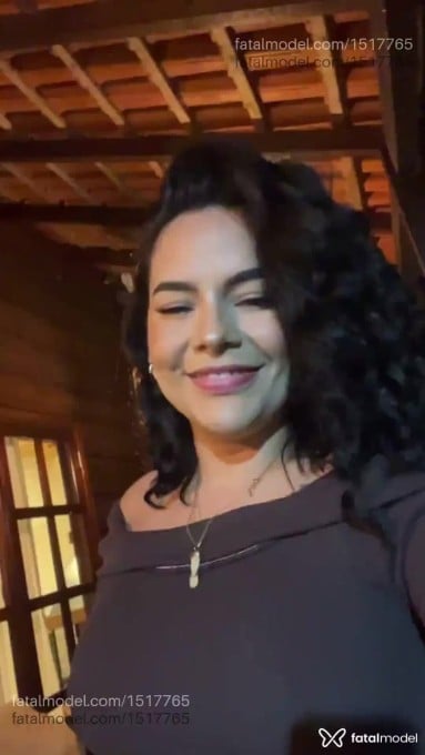 Acompanhante mulher morena (o) de olhos verdes - Elena Moretti