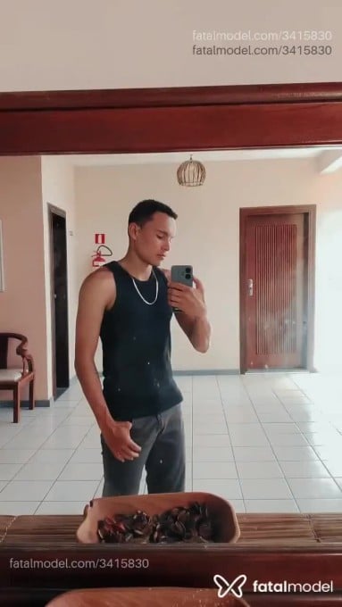 Acompanhante homem morena (o) de olhos pretos em Marabá - Almeida