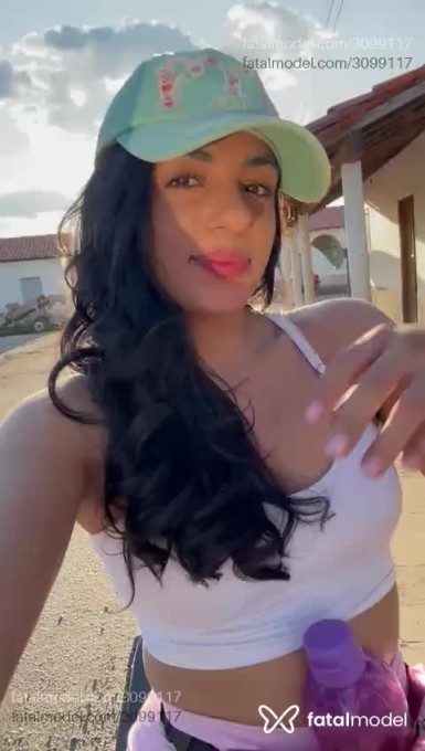 Acompanhante mulher morena (o) de olhos pretos - Safira Acompanhante mulher morena (o) de olhos pretos - Safira
