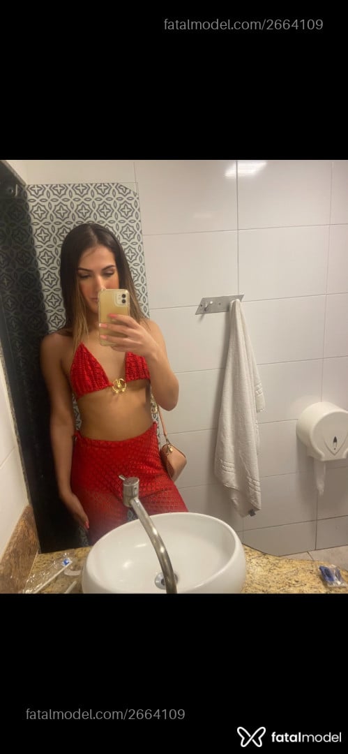 Acompanhante mulher trans loira (o) de olhos castanhos em Vila Velha Acompanhante mulher trans loira (o) de olhos castanhos em Vila Velha - Larissa