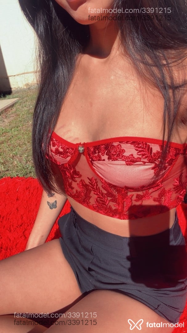 Acompanhante mulher com cabelo castanho de olhos castanhos em Francisco Beltrão - Valentina Soares