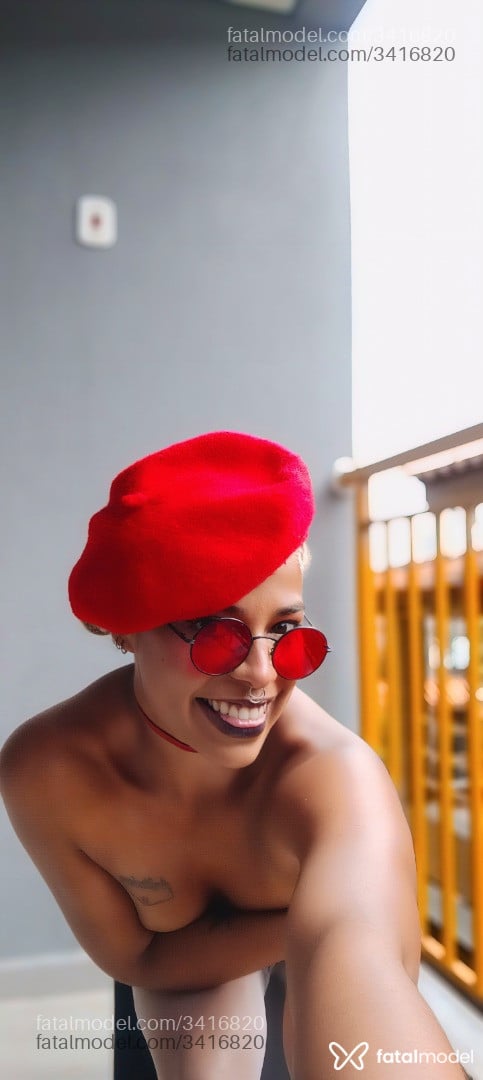 Acompanhante mulher loira (o) de olhos castanhos em São Paulo - Helenoir