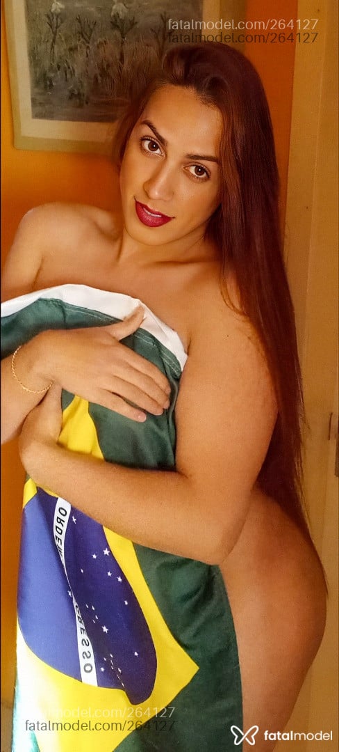 Acompanhante mulher trans com cabelo castanho de olhos castanhos em São Lourenço do Sul - Dafinny Msagens