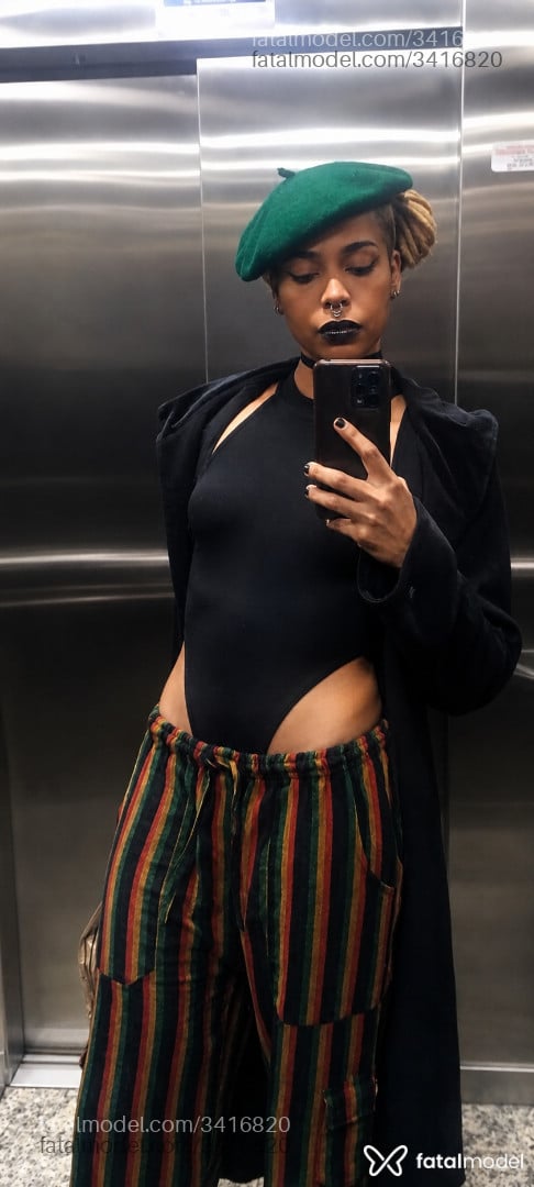 Acompanhante mulher loira (o) de olhos castanhos em São Paulo - Helenoir