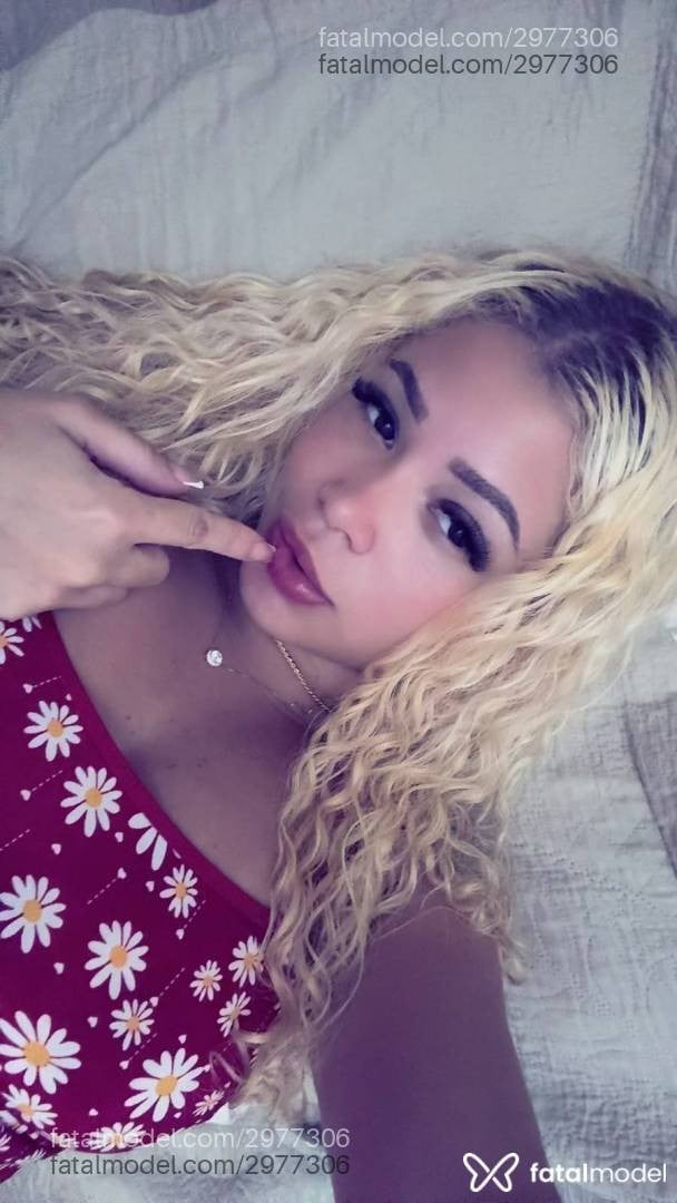 Acompanhante mulher loira (o) de olhos castanhos - Rafaela Almeida