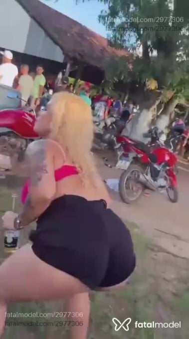 Acompanhante mulher loira (o) de olhos castanhos em Luís Eduardo Magalhães - Rafaela Almeida