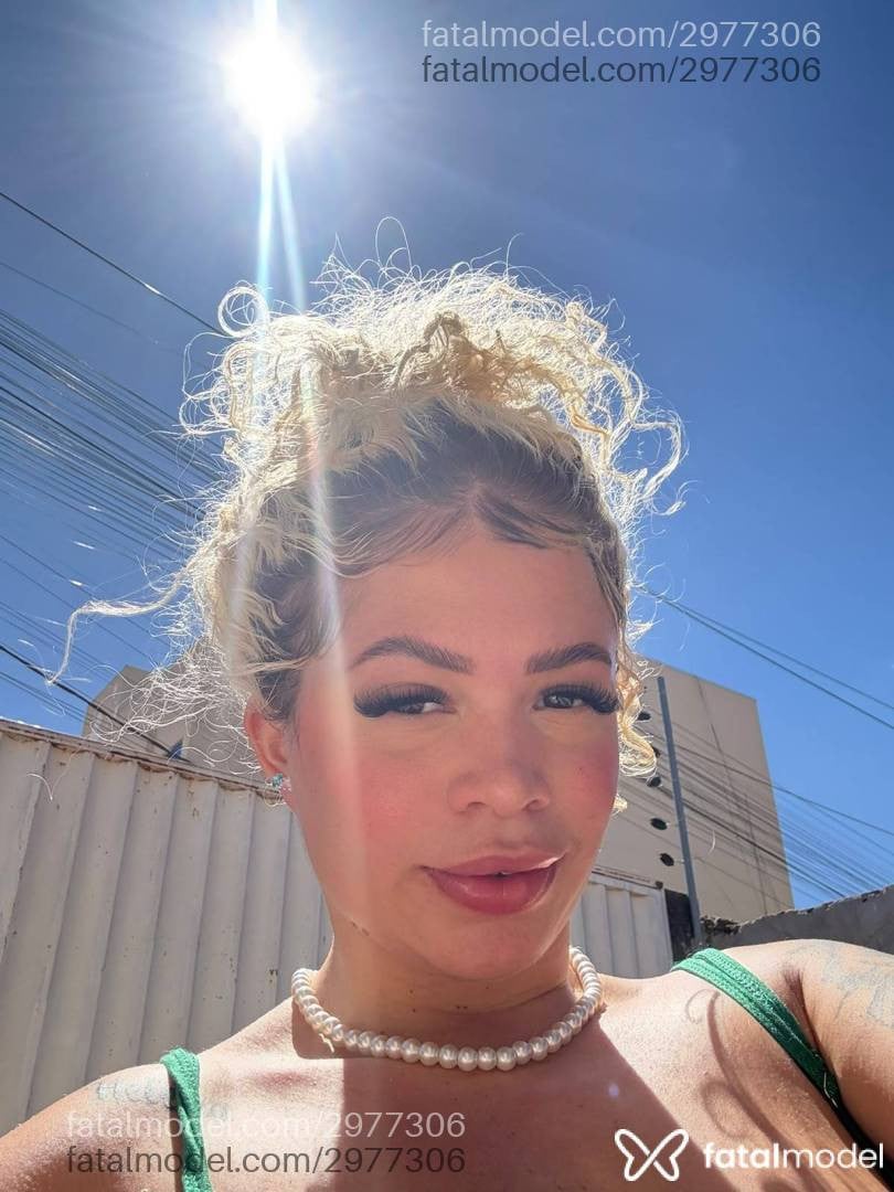 Acompanhante mulher loira (o) de olhos castanhos - Rafaela Almeida