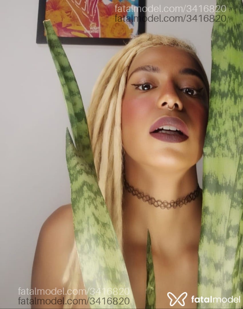 Acompanhante mulher loira (o) de olhos castanhos em São Paulo - Helenoir