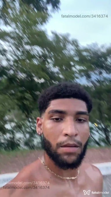 Acompanhante homem com cabelo castanho de olhos castanhos - Antonny Acompanhante homem com cabelo castanho de olhos castanhos - Antonny