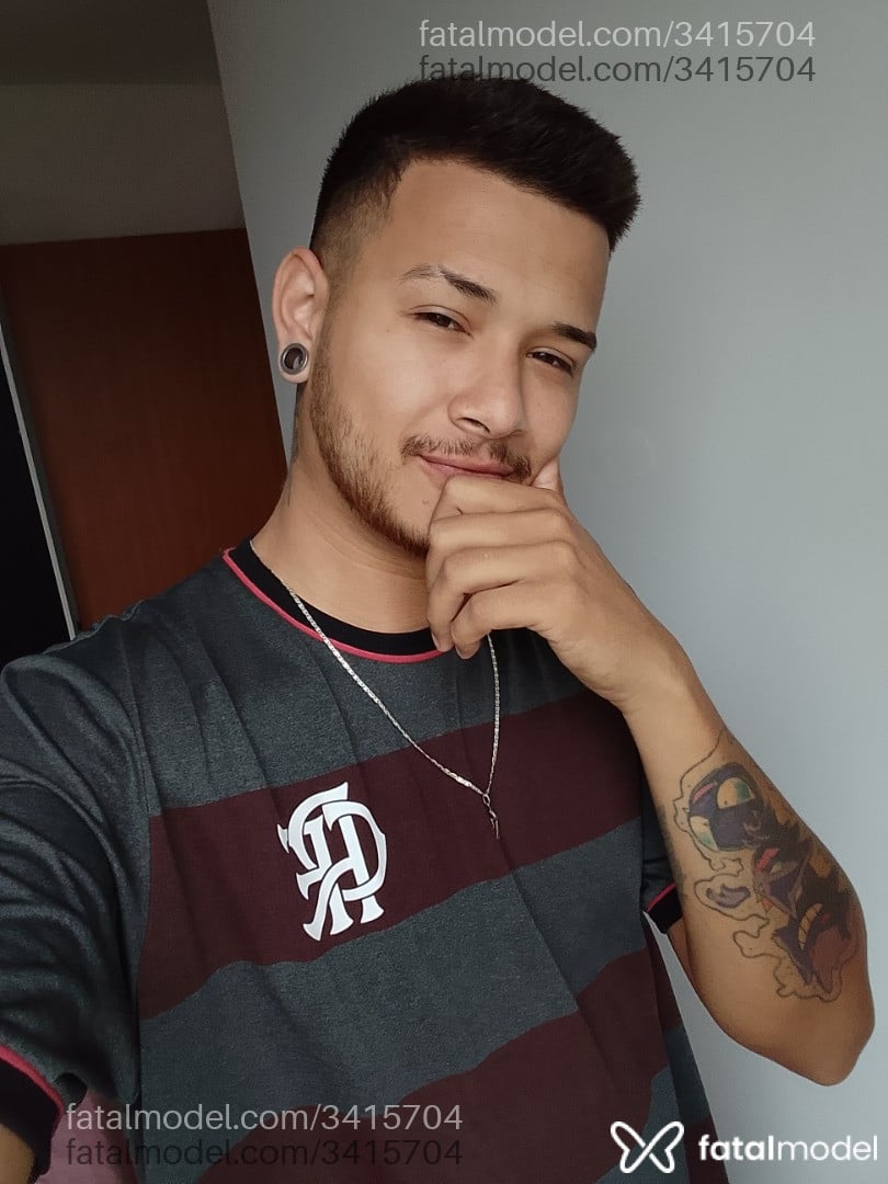 Acompanhante homem com cabelo castanho de olhos castanhos em São José dos Campos - Vinícius Henrique