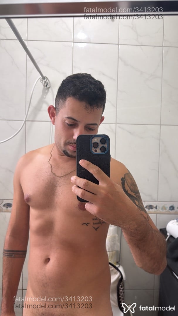 Acompanhante homem com cabelo castanho de olhos castanhos em Porto Alegre Acompanhante homem com cabelo castanho de olhos castanhos em Porto Alegre - Ismael