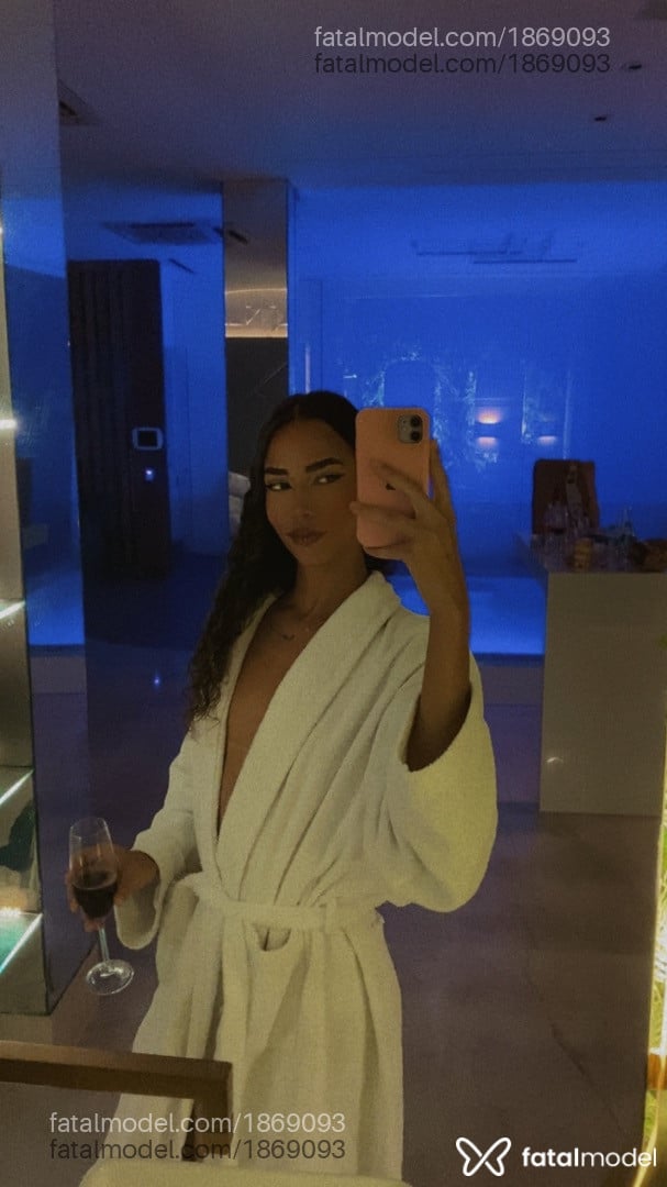 Acompanhante mulher trans com cabelo castanho de olhos castanhos em Rio de Janeiro - Larissa