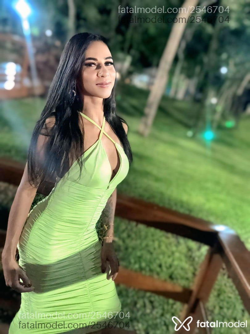 Acompanhante mulher morena (o) de olhos pretos - Thainara Acompanhante mulher morena (o) de olhos pretos - Thainara