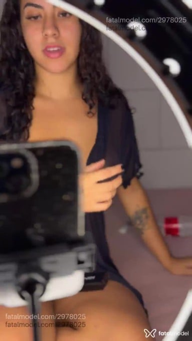Acompanhante mulher morena (o) de olhos mel em Palhoça - Laura Valinn