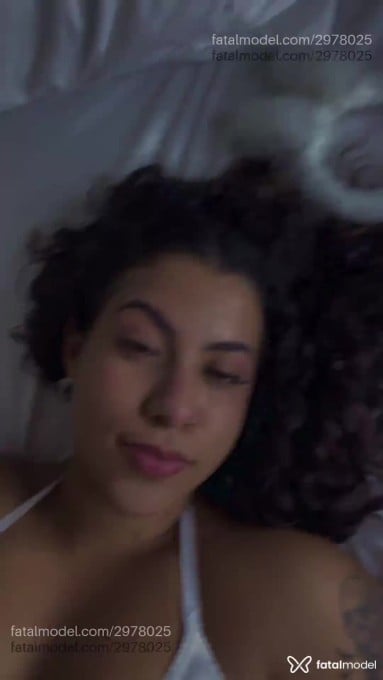 Acompanhante mulher morena (o) de olhos mel em Palhoça - Laura Valinn