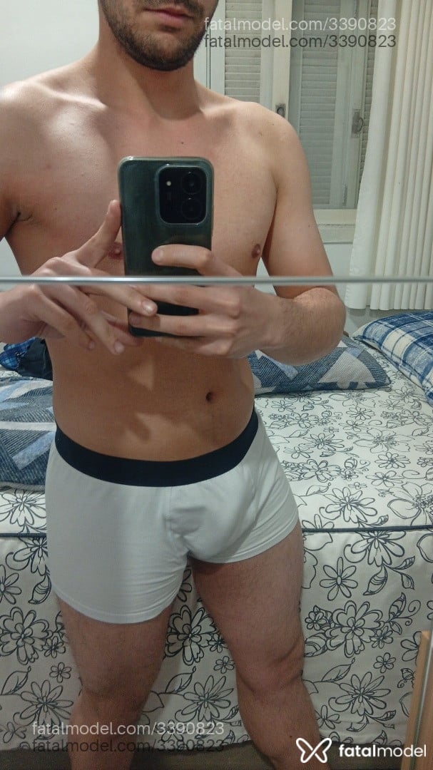 Acompanhante homem morena (o) de olhos castanhos - Gaell