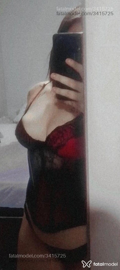 Acompanhante mulher com cabelo castanho de olhos castanhos em Cabo Frio - Sofia