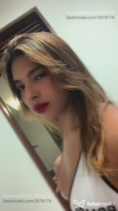 Acompanhante mulher morena (o) de olhos castanhos - Aurora Acompanhante mulher morena (o) de olhos castanhos - Aurora