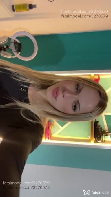 Acompanhante mulher trans loira (o) de olhos azuis em Caraguatatuba Acompanhante mulher trans loira (o) de olhos azuis em Caraguatatuba - BRubia