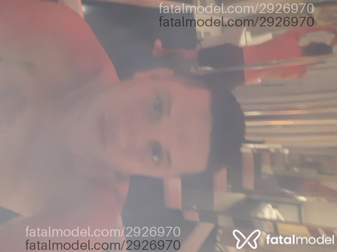 Acompanhante homem com cabelo castanho de olhos azuis - Vinigp Acompanhante homem com cabelo castanho de olhos azuis - Vinigp